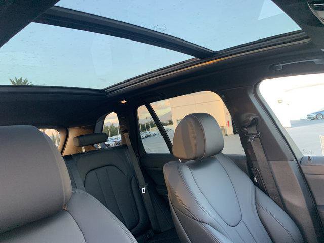 Certified 2022 BMW X5 xDrive40i w/ Parking Assistance Package image 8