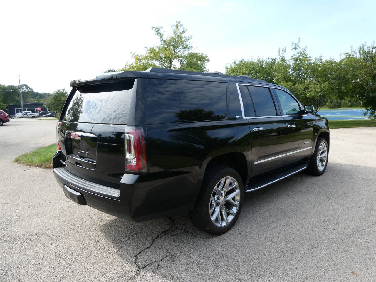 Used 2015 GMC Yukon XL SLE w/ Convenience Package AWD/4WD image 5