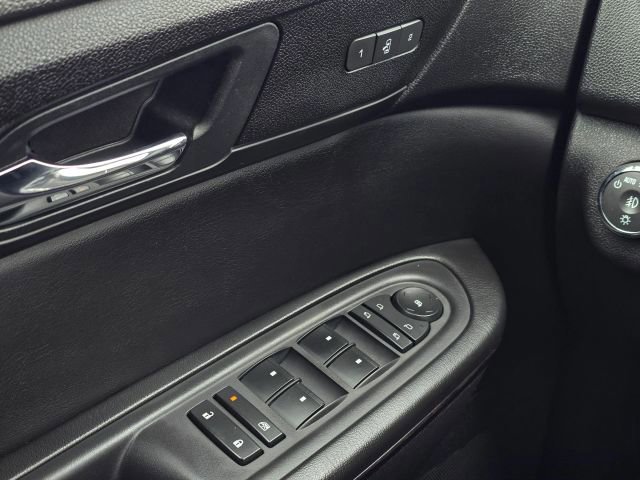 Used 2016 Chevrolet Traverse LTZ image 30