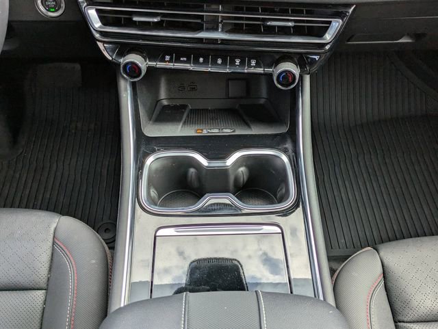 Used 2024 Chevrolet Traverse RS image 19