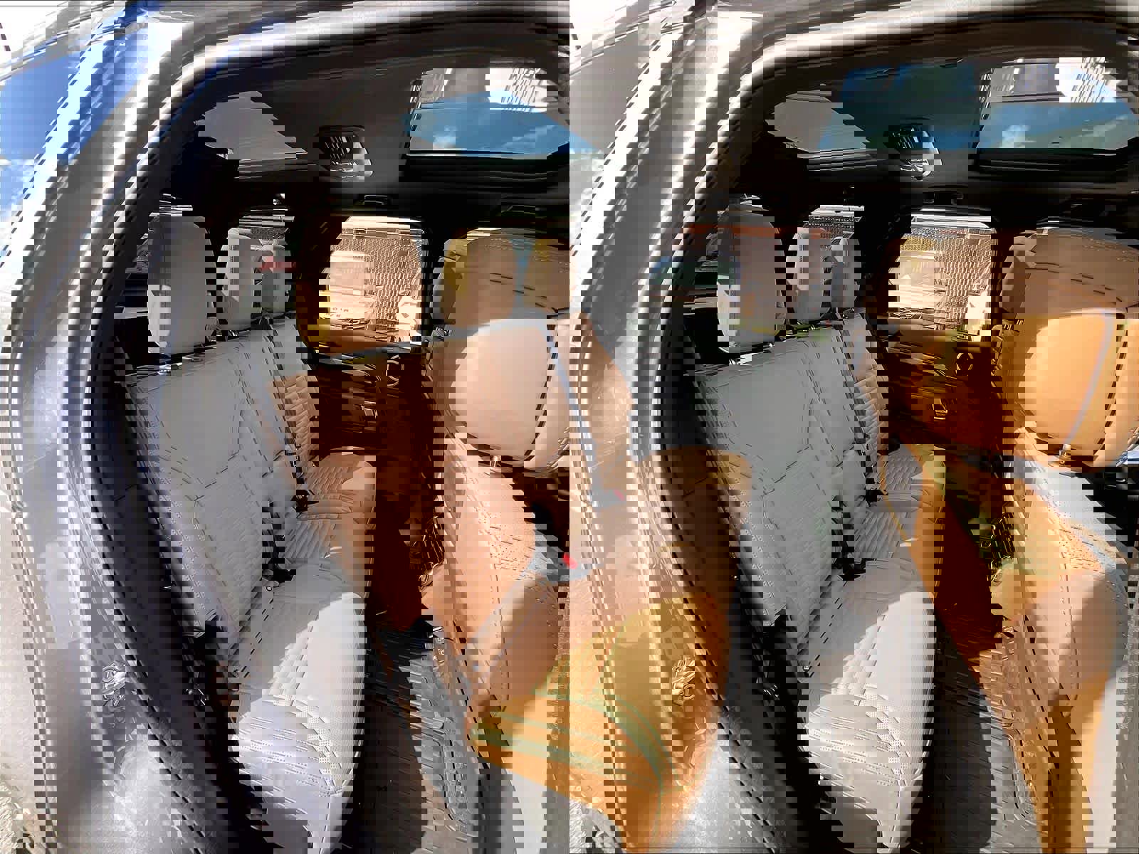 Used 2025 Land Rover Discovery Dynamic SE image 27