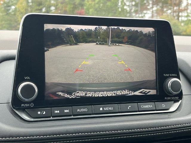 Certified 2023 Nissan Rogue SV image 3