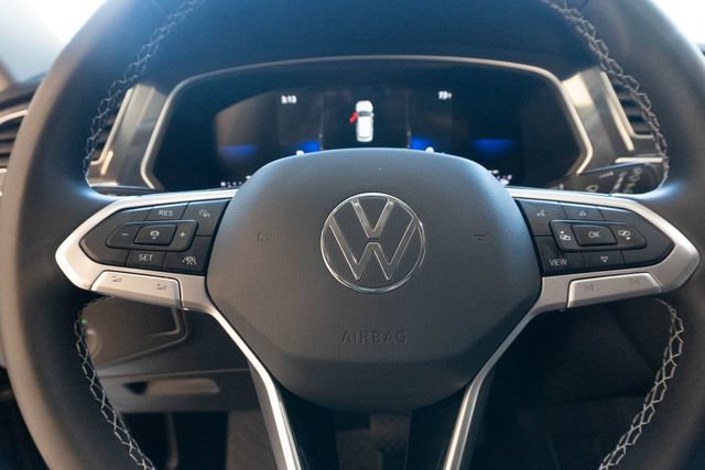 Used 2024 Volkswagen Tiguan SE FWD image 19