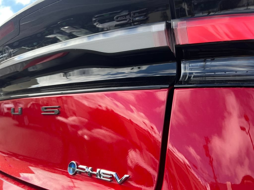 New 2026 Toyota Prius Plug-In Hybrid FWD image 7