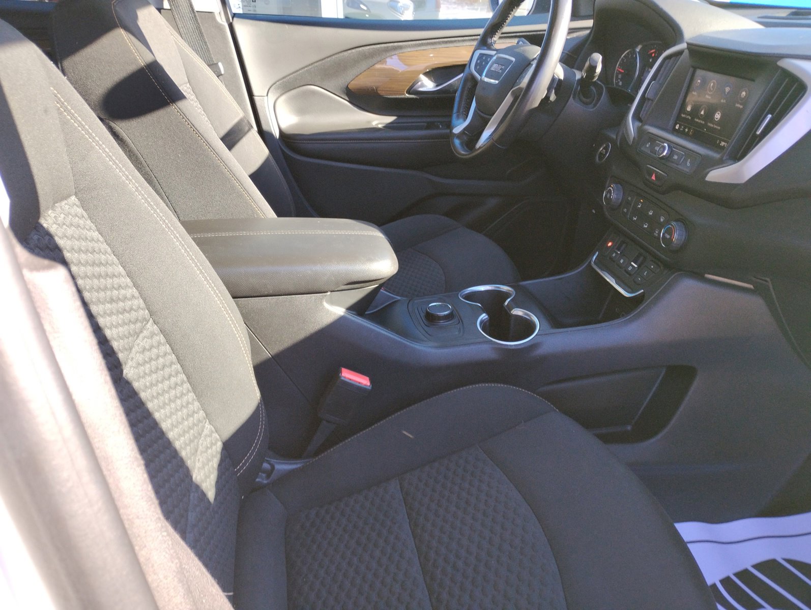 Used 2020 GMC Terrain SLE image 12