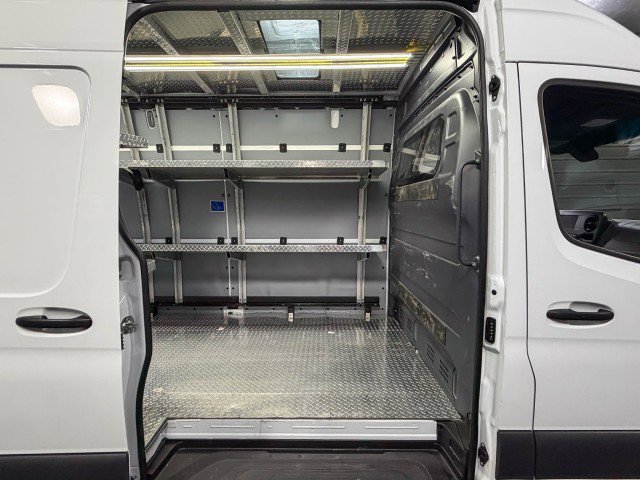 Used 2022 Mercedes-Benz Sprinter 2500 image 17