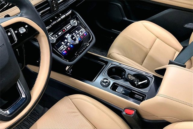 Used 2022 Lincoln Corsair Reserve w/ Luxury Package image 14