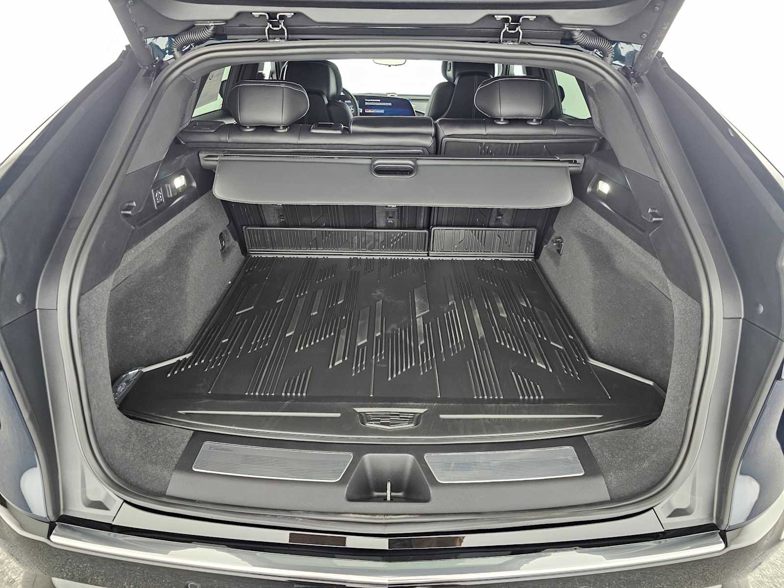 New 2025 Cadillac Lyriq Luxury w/ LPO, Red Accent Package image 15