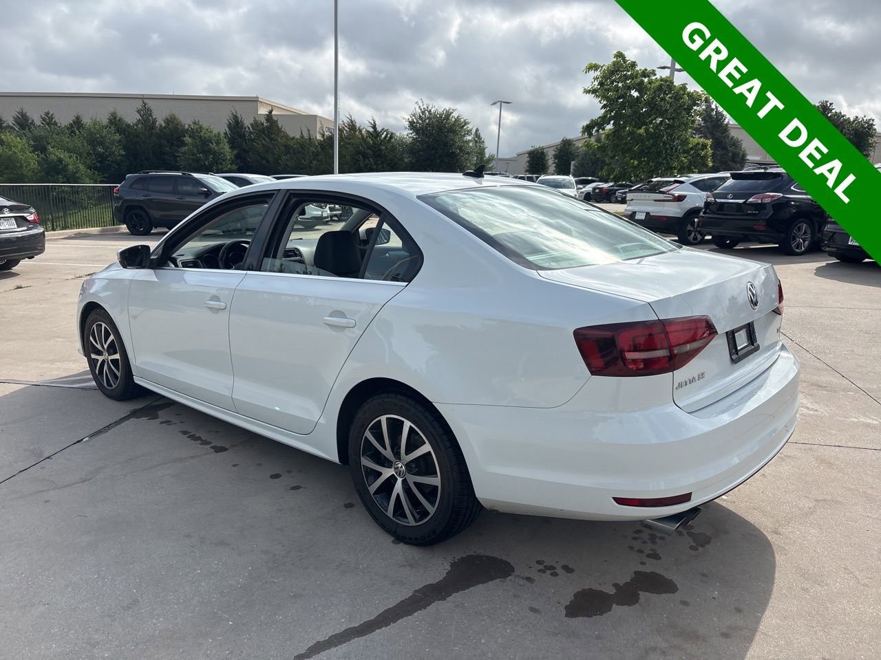 Used 2017 Volkswagen Jetta SE image 7