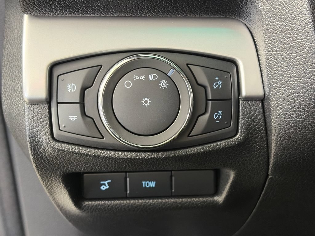 Certified 2017 Ford Explorer XLT w/ Equipment Group 202A AWD/4WD image 24
