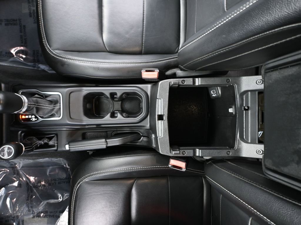 Used 2023 Jeep Wrangler Unlimited Sahara image 34