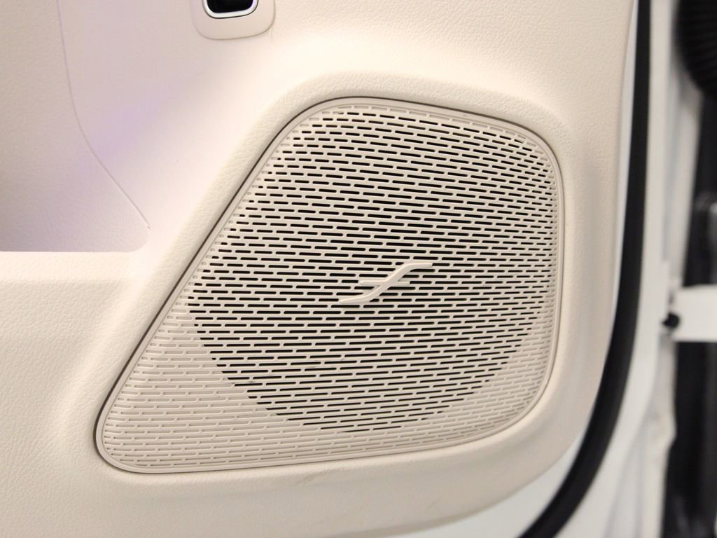 Certified 2025 Mercedes-Benz GLB 250 4MATIC image 24