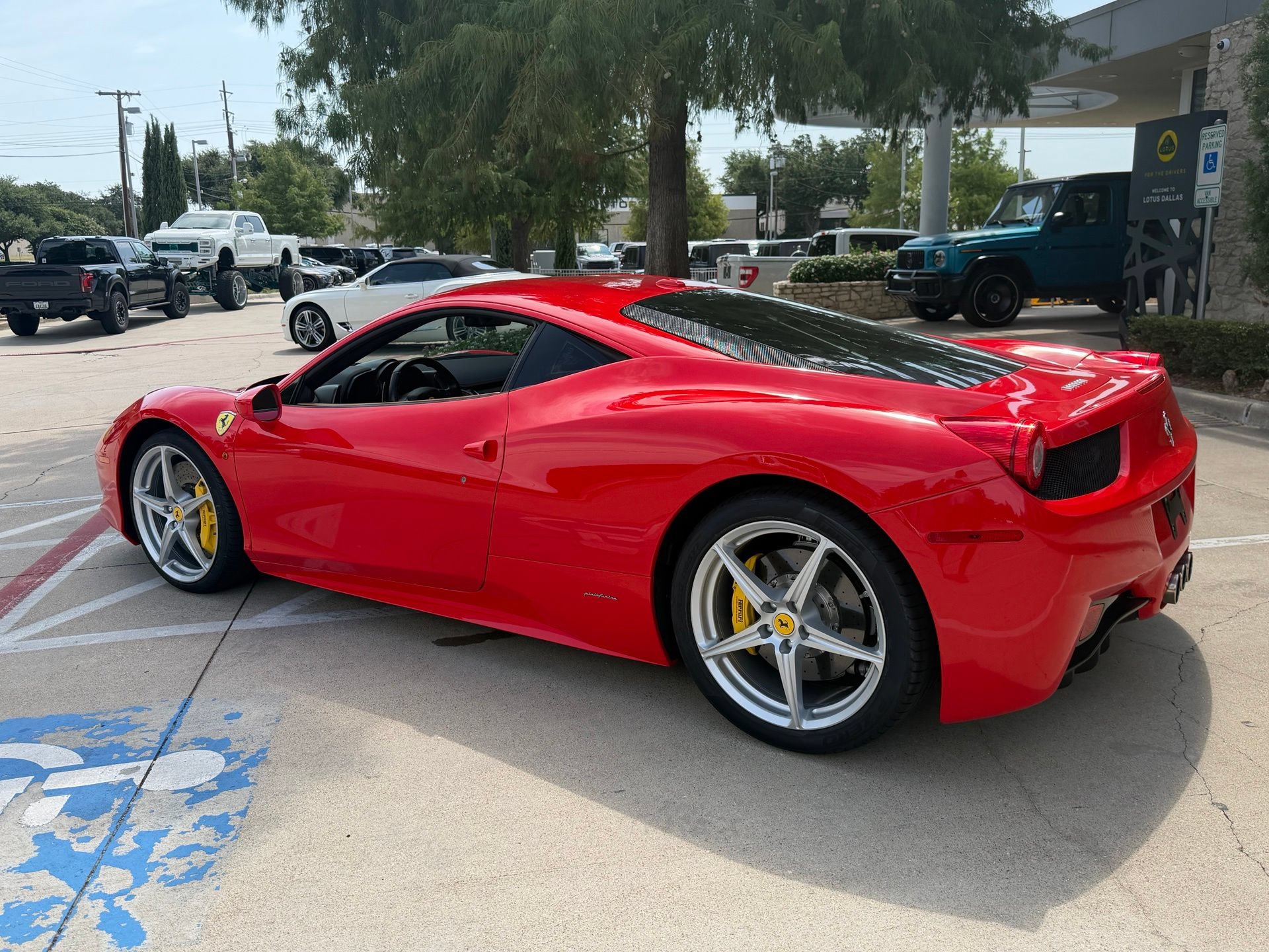 Used 2014 Ferrari 458 Italia Coupe RWD image 4