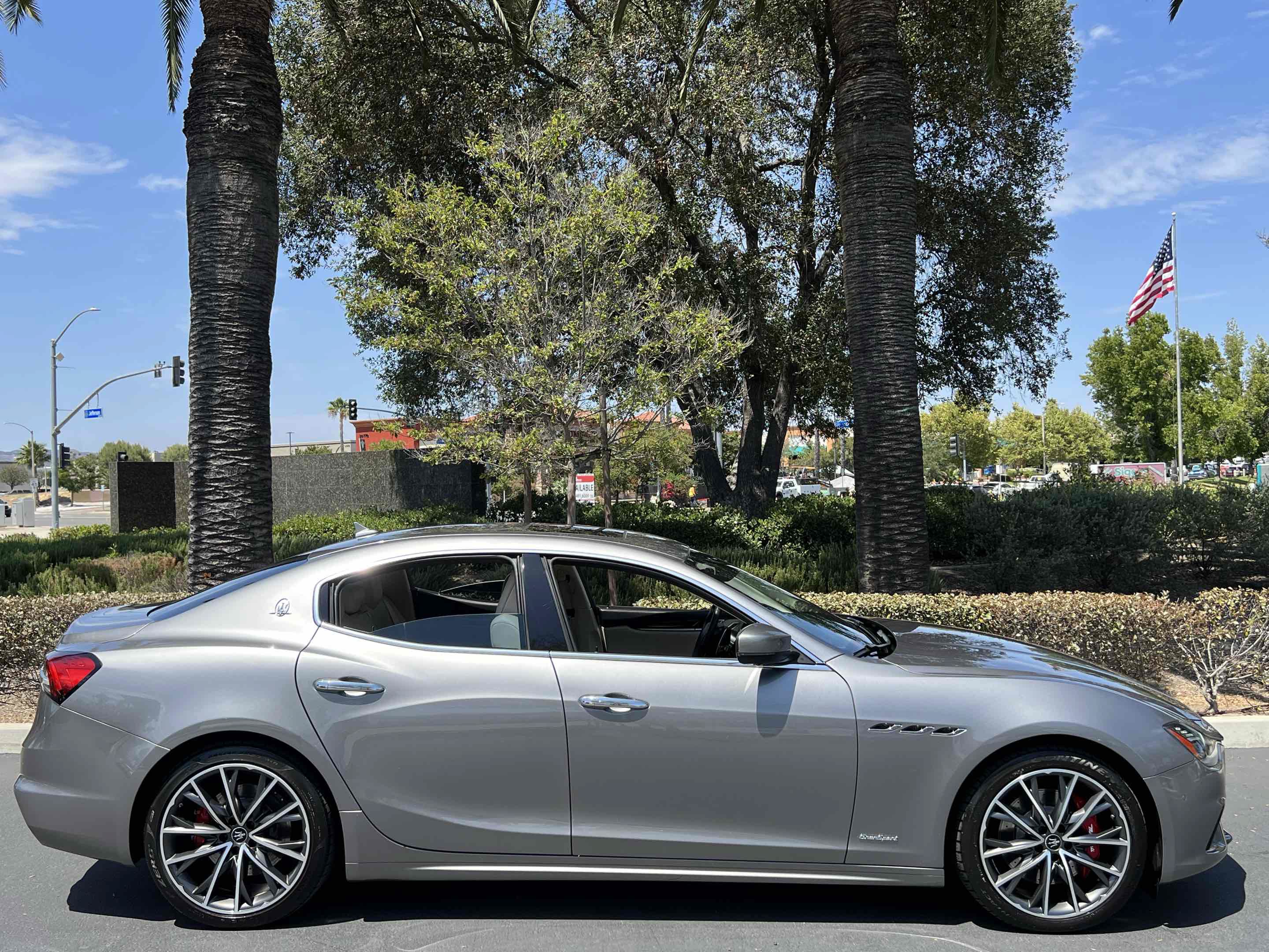 Used 2021 Maserati Ghibli S GranSport RWD image 19