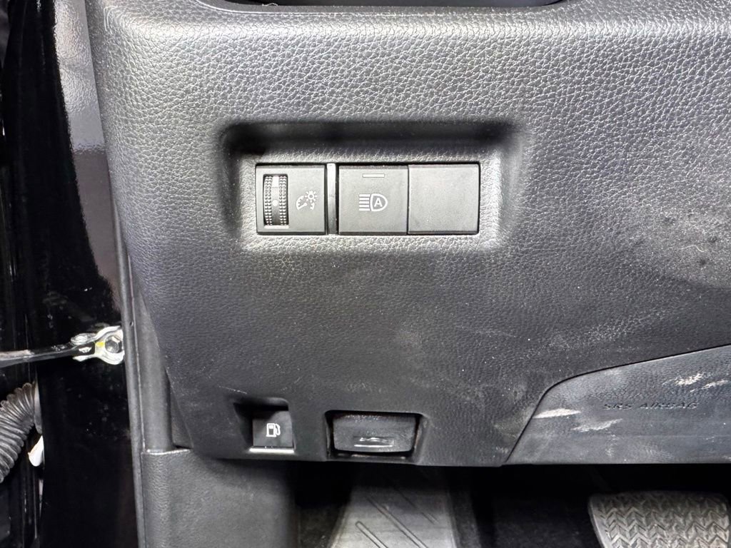Certified 2022 Toyota RAV4 LE AWD/4WD image 22