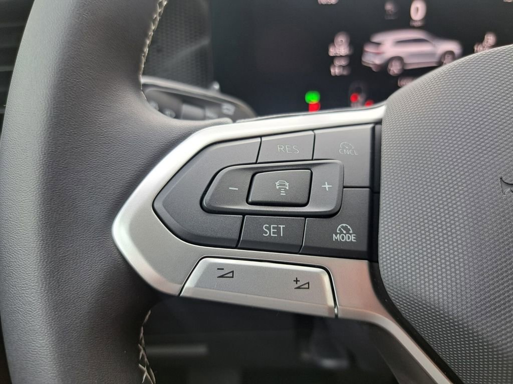 New 2026 Volkswagen Tiguan SE image 15