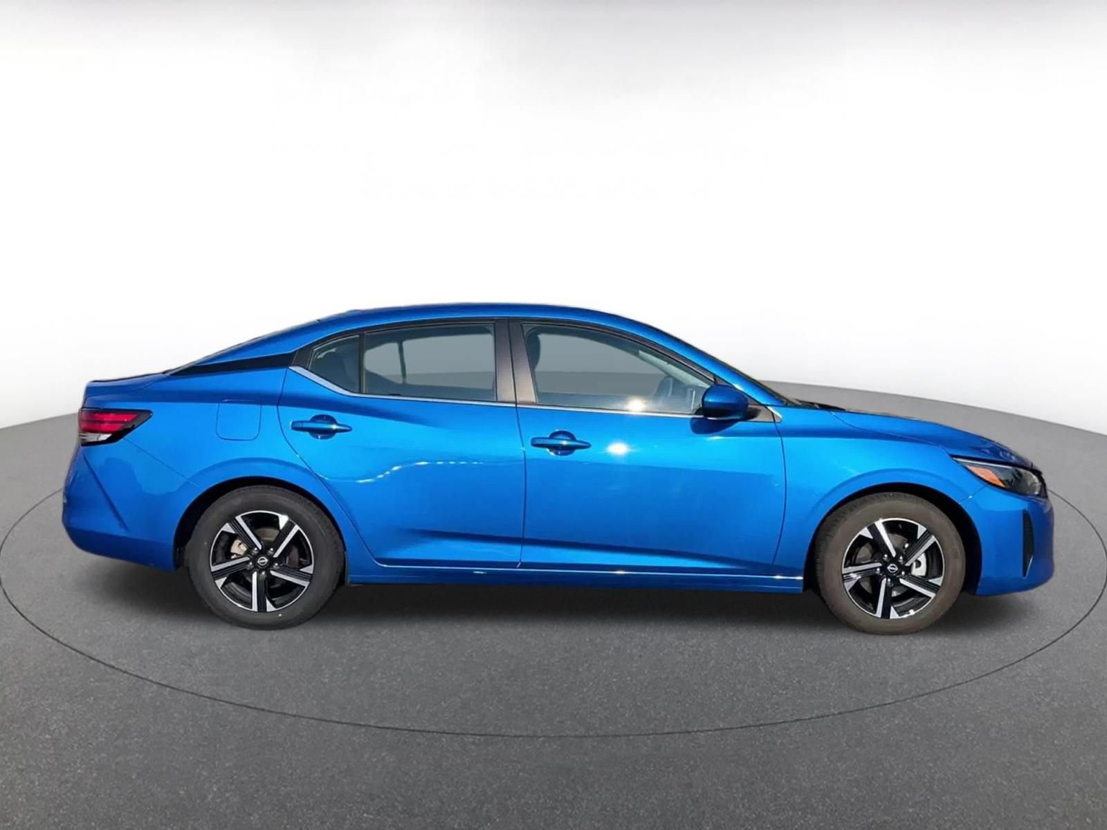 Used 2025 Nissan Sentra SV FWD image 13