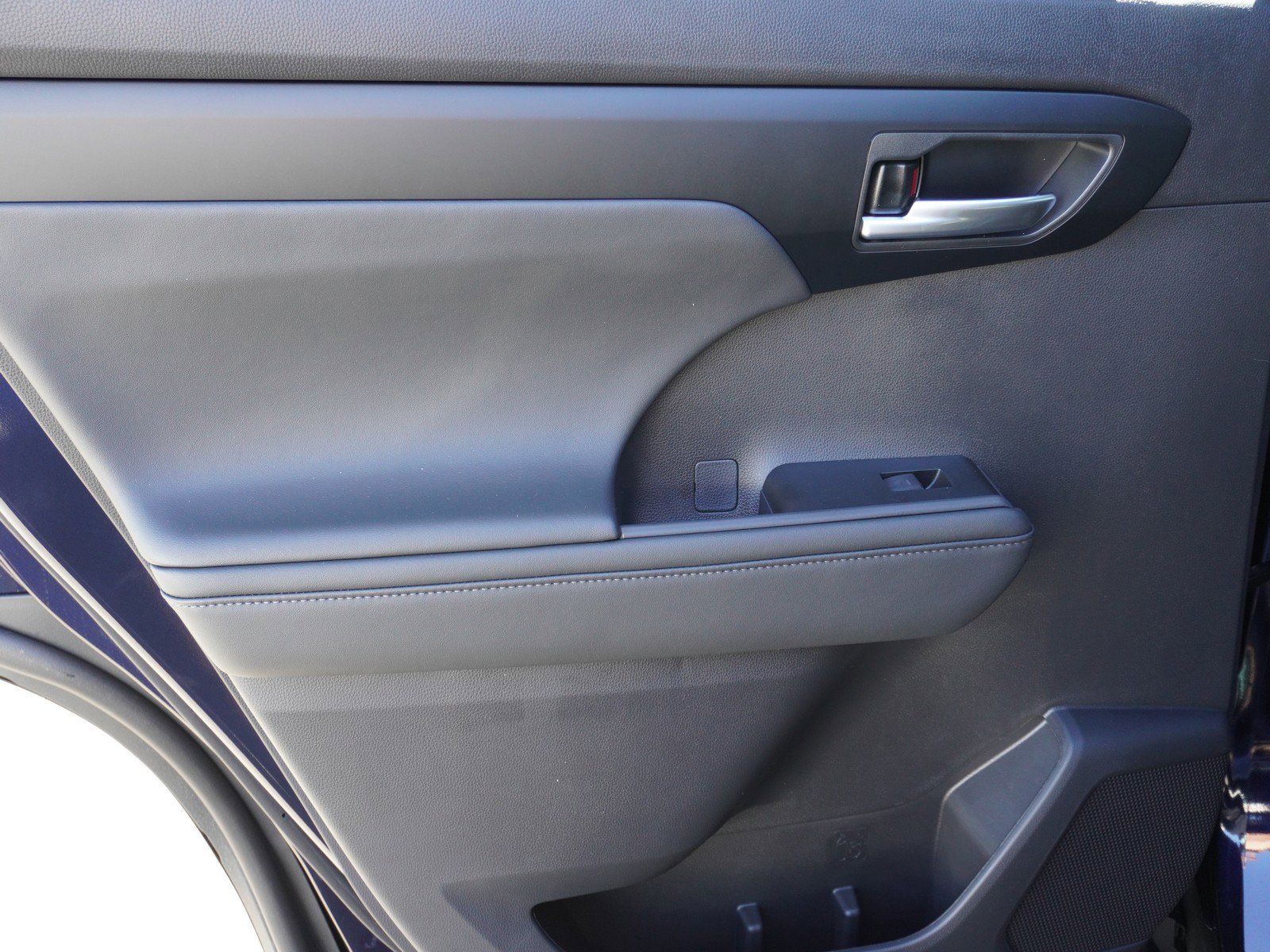 New 2025 Toyota Highlander XSE image 13