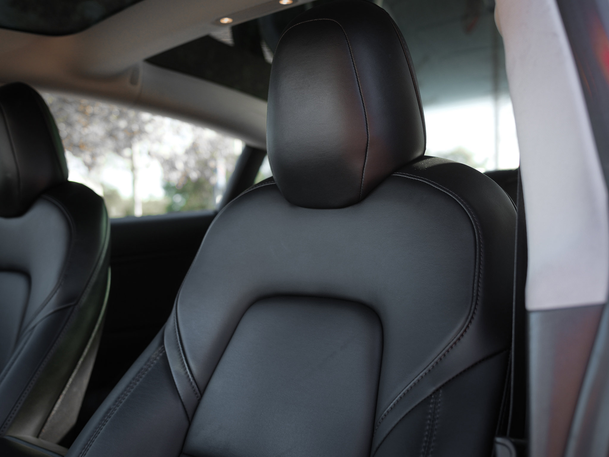 Used 2018 Tesla Model 3 Long Range image 16