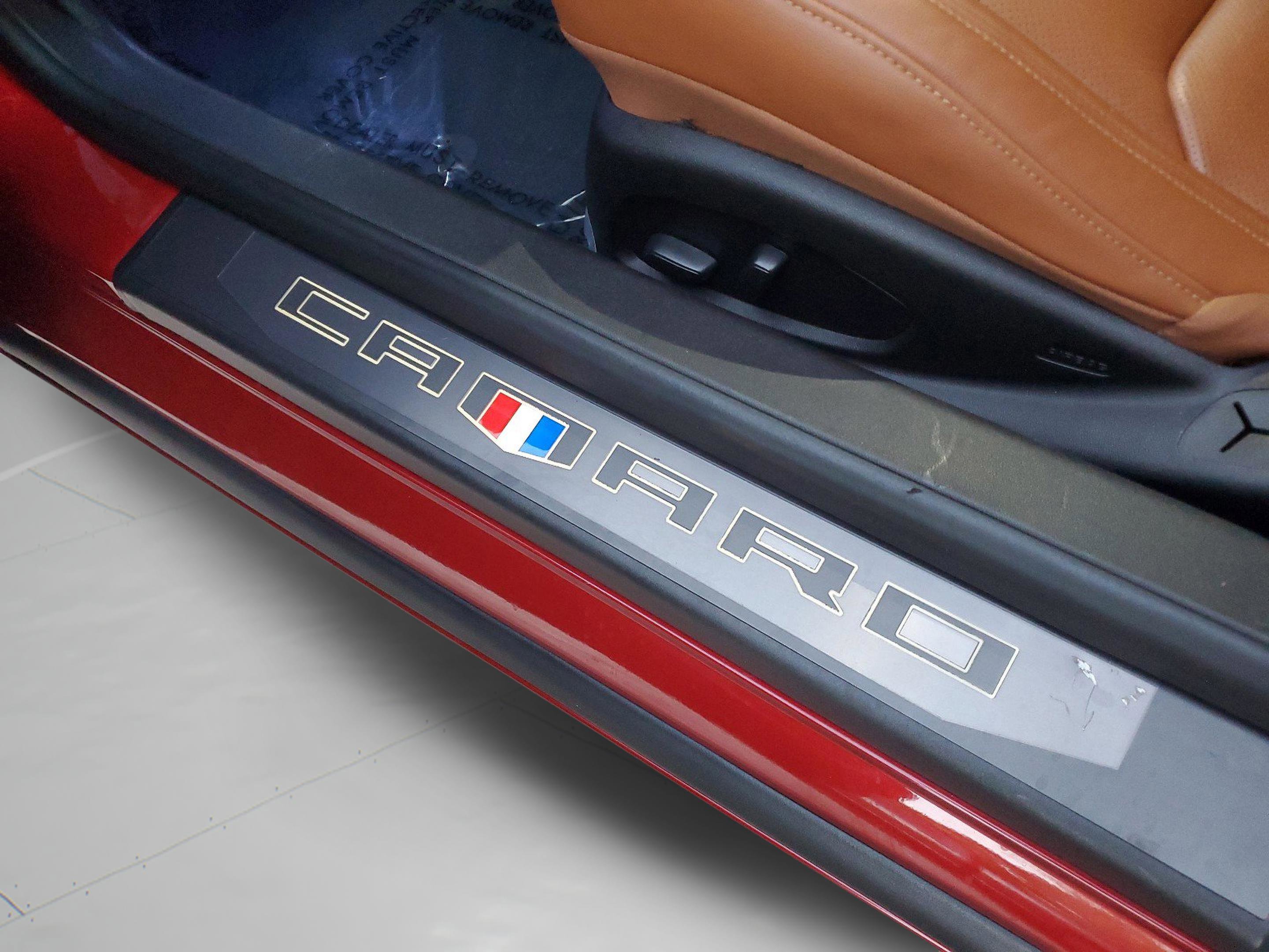 Used 2019 Chevrolet Camaro LT w/ Technology Package image 15