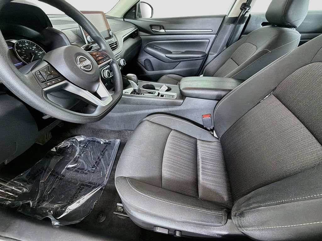 Used 2025 Nissan Altima 2.5 SV AWD/4WD image 19