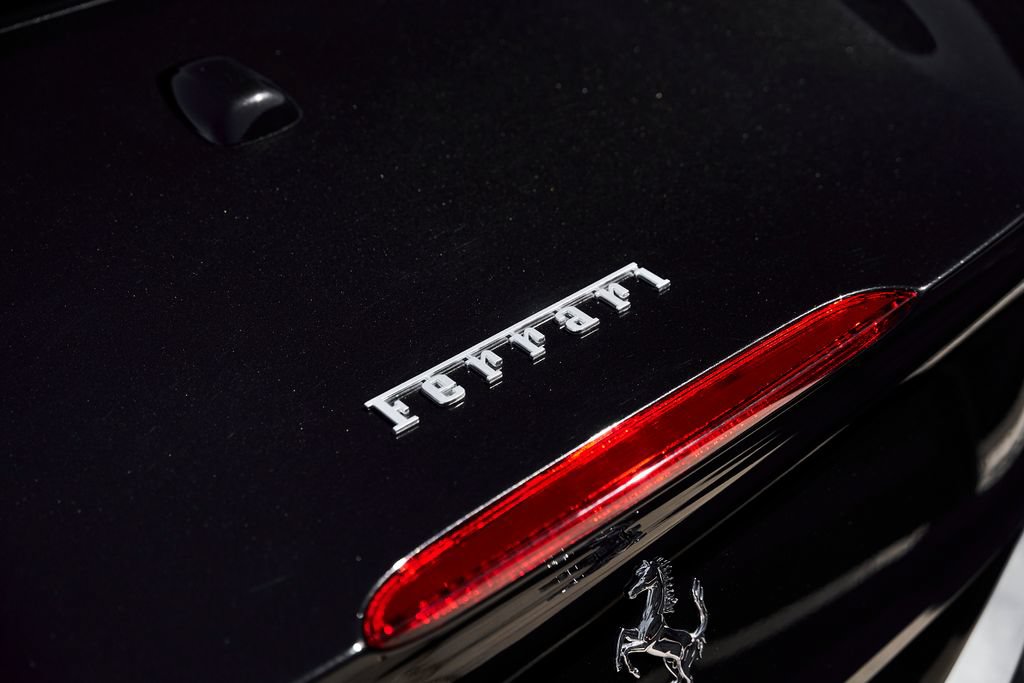 Used 2020 Ferrari Portofino RWD image 12