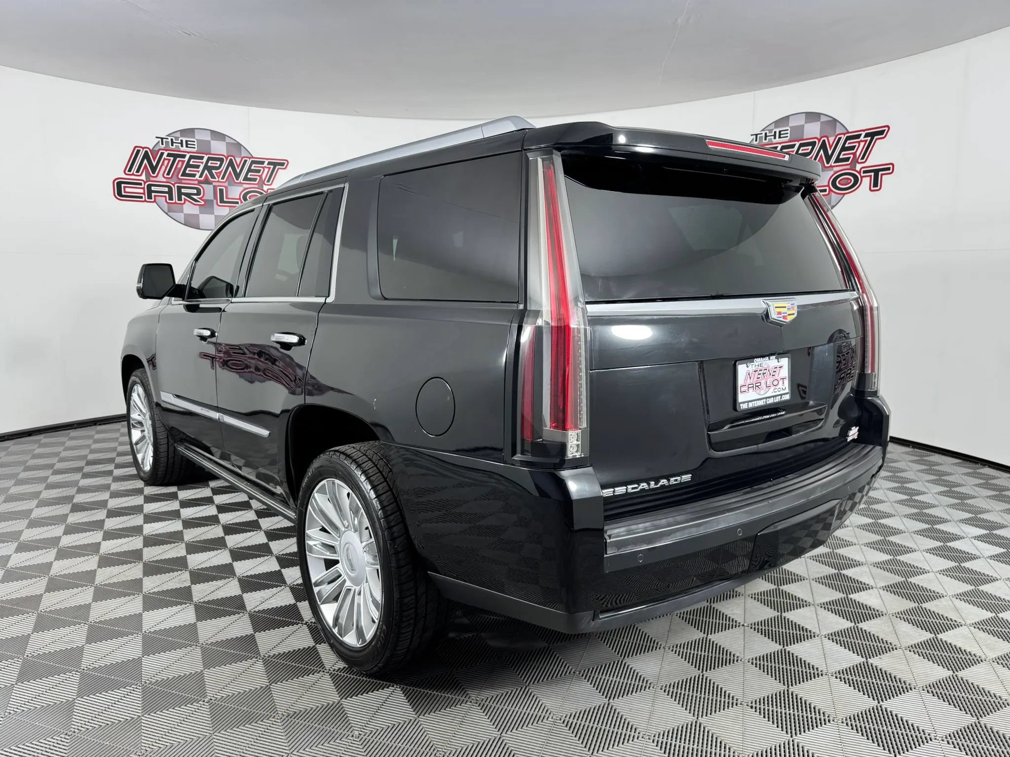 Used 2016 Cadillac Escalade Platinum AWD/4WD image 5