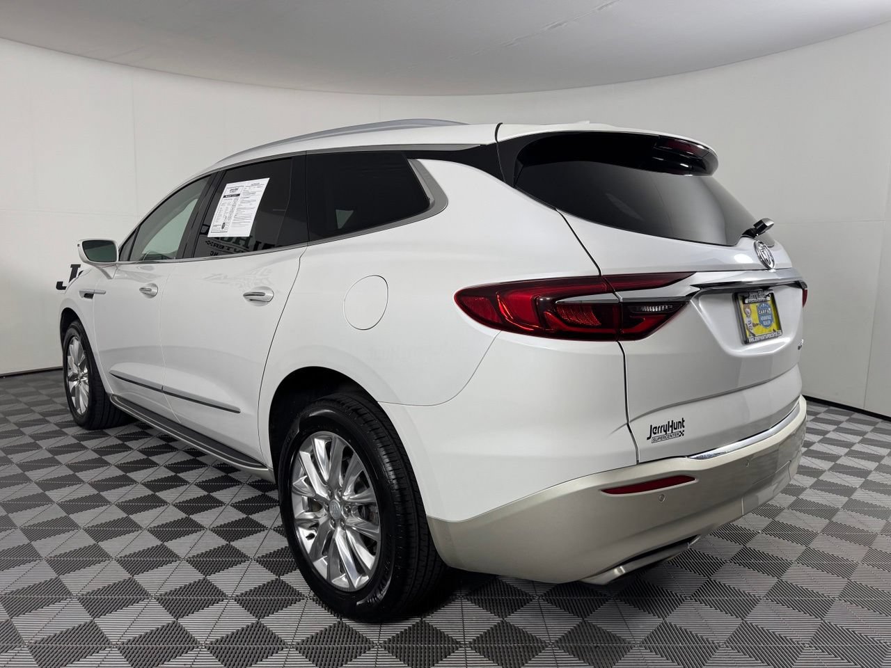 Used 2019 Buick Enclave Essence w/ LPO, Luxury Package FWD image 8