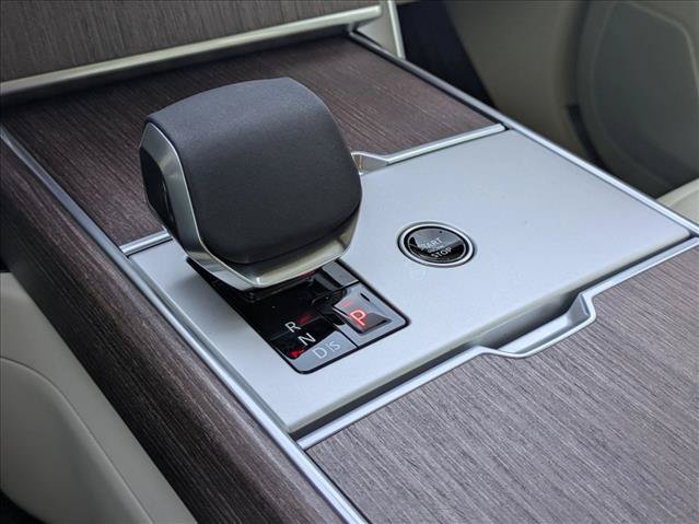 Used 2025 Land Rover Range Rover SE AWD/4WD image 9