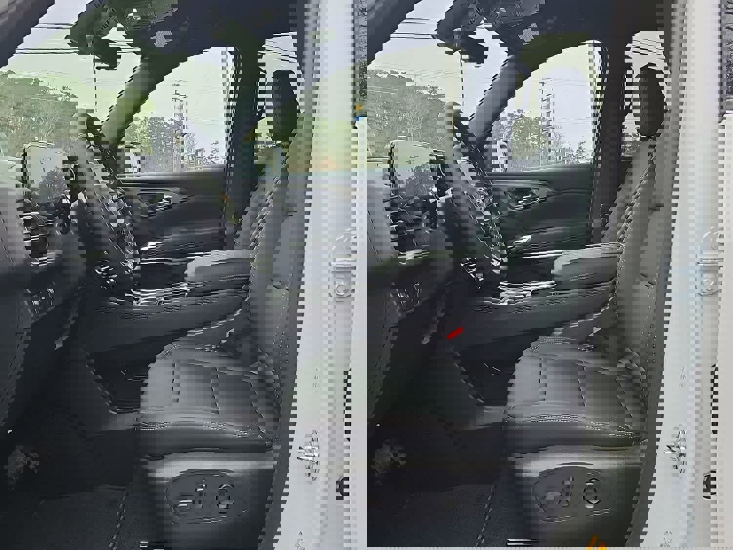 New 2026 Chevrolet Traverse LT w/ Driver Confidence Package image 9