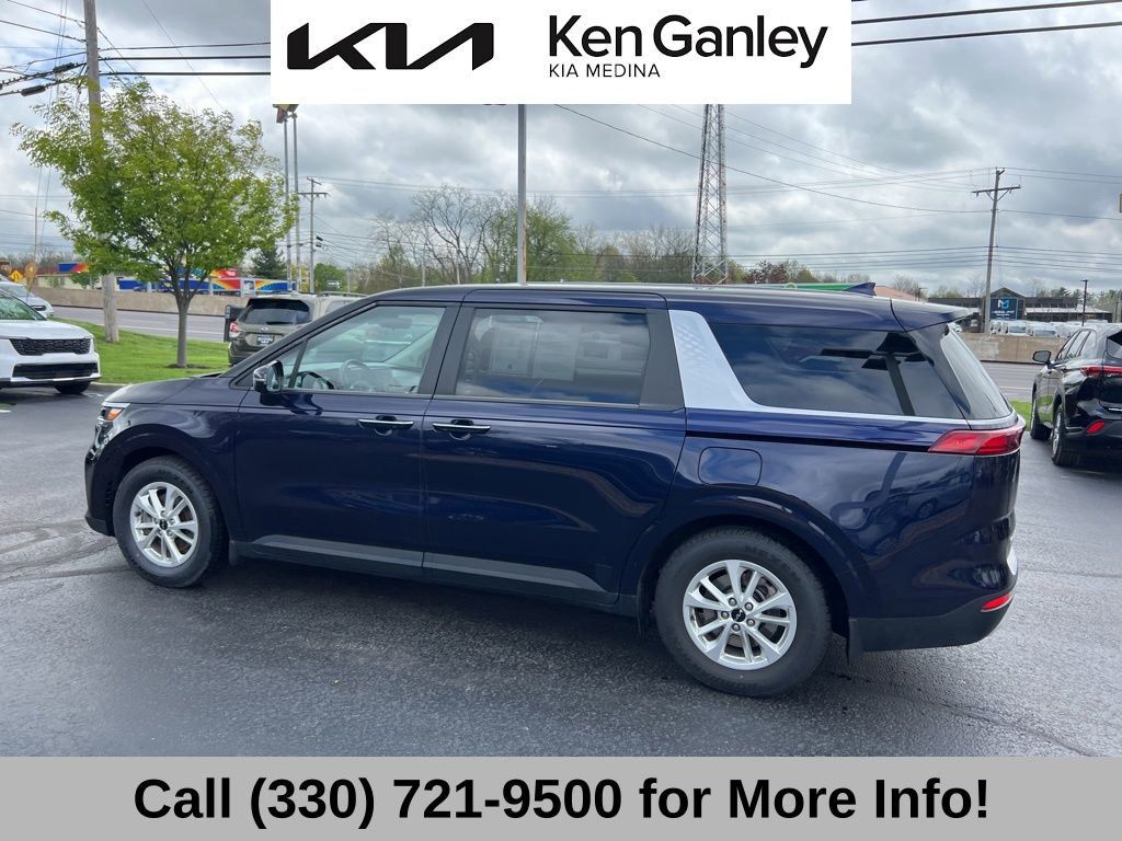 Used 2024 Kia Carnival LX FWD image 16