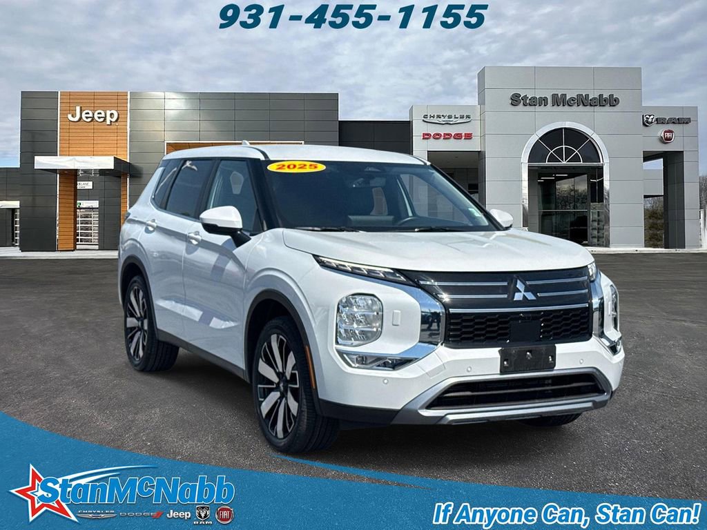 Used 2025 Mitsubishi Outlander SE