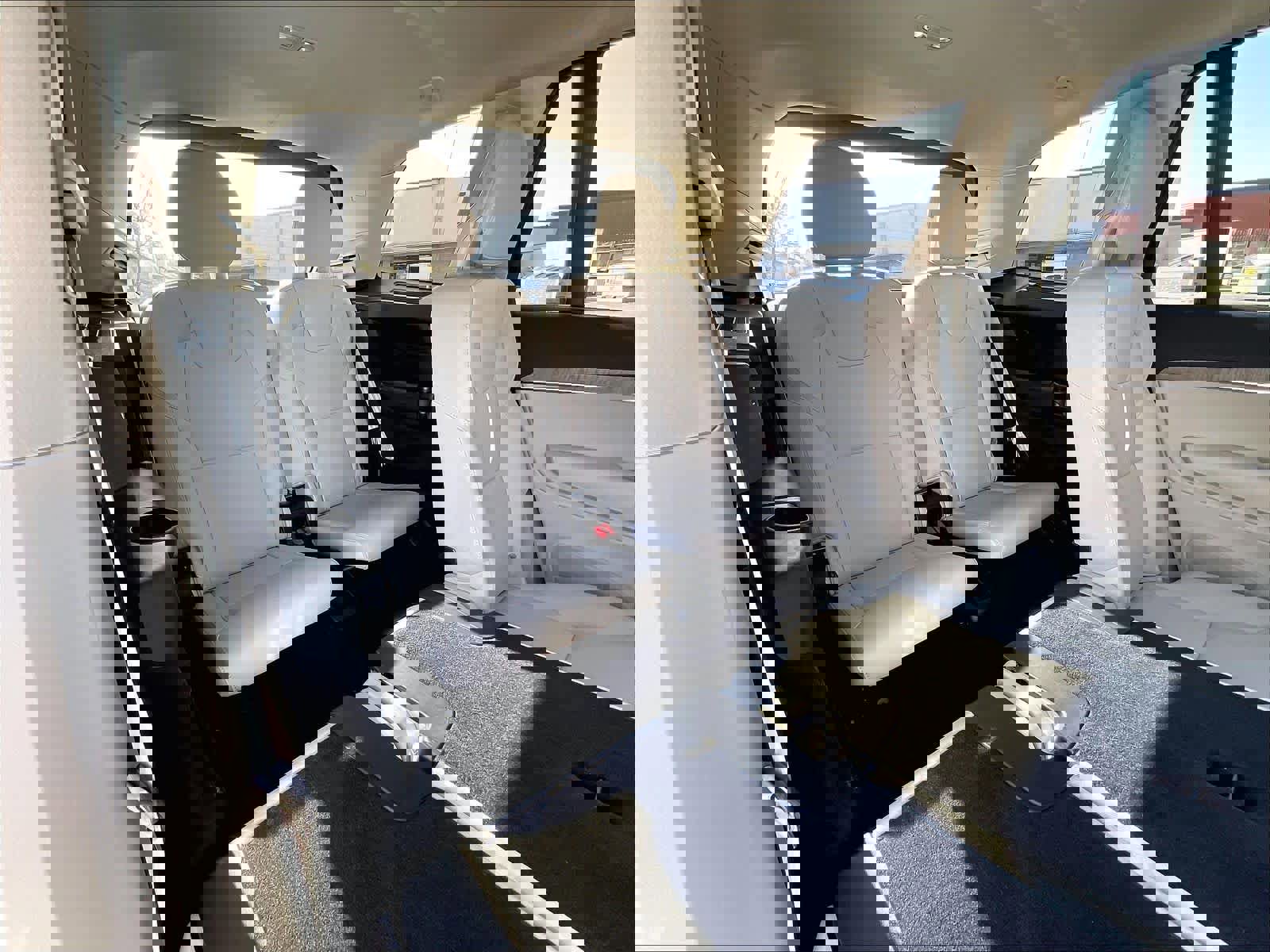 Used 2025 Volvo XC90 B6 Core w/ Climate Package image 31