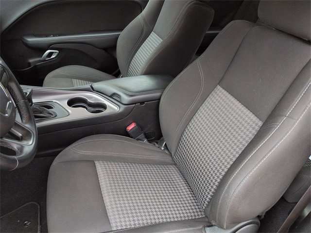 Used 2023 Dodge Challenger SXT image 11