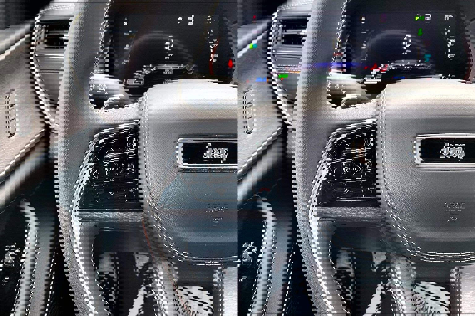 Used 2023 Jeep Grand Cherokee Overland image 24