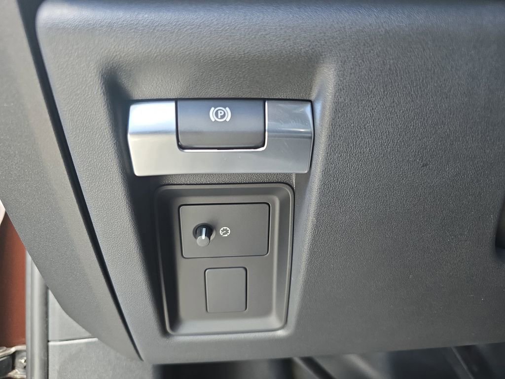 Used 2025 Land Rover Defender 110 Sedona Red Edition image 26