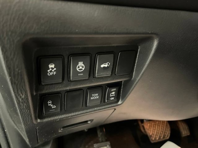 Used 2020 Nissan Pathfinder Platinum FWD image 31