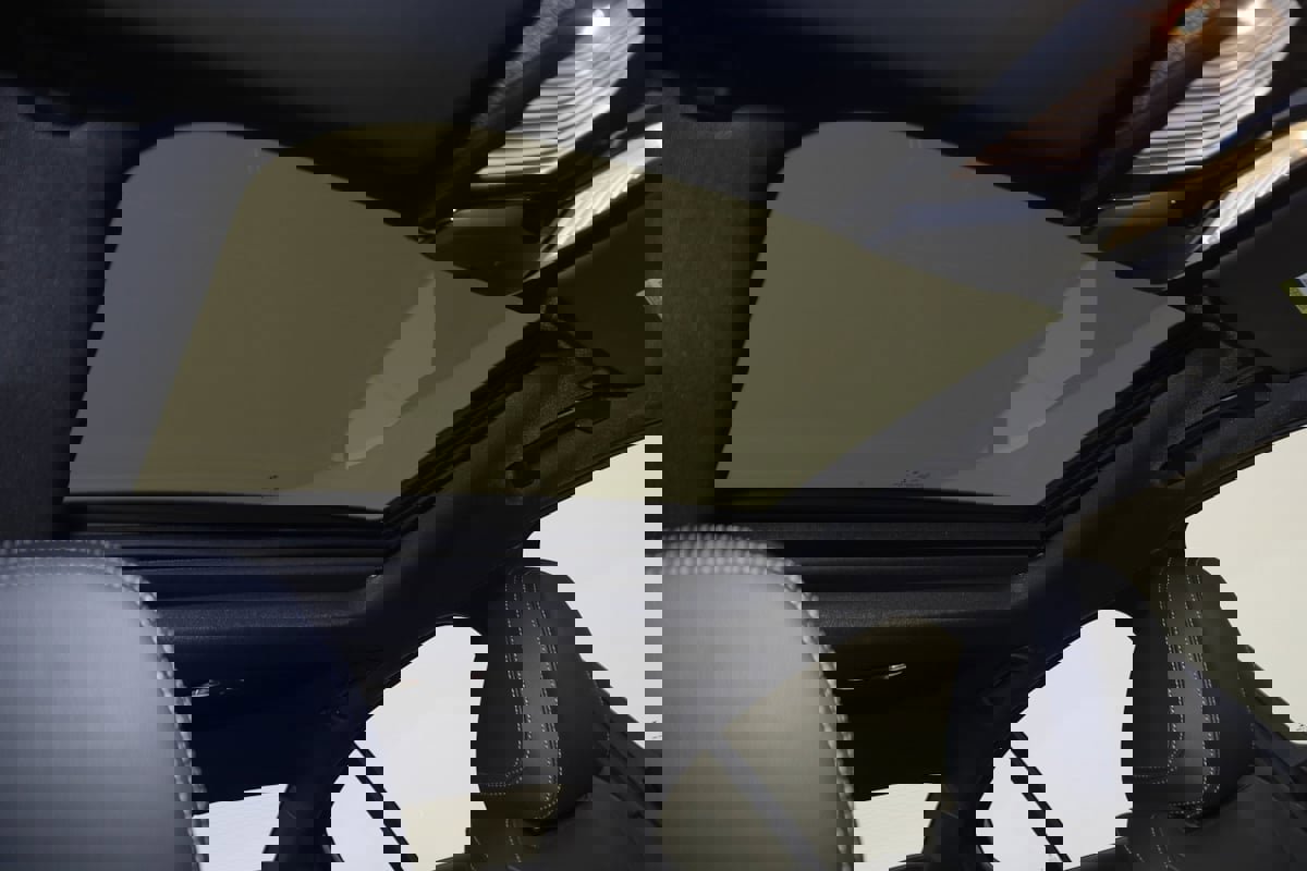 Used 2022 BMW 330i xDrive Sedan w/ M Sport Package image 11