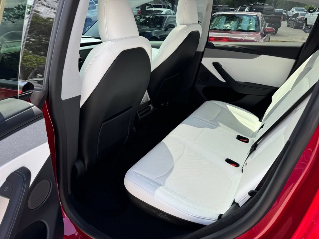 Used 2026 Tesla Model Y 2WD image 17