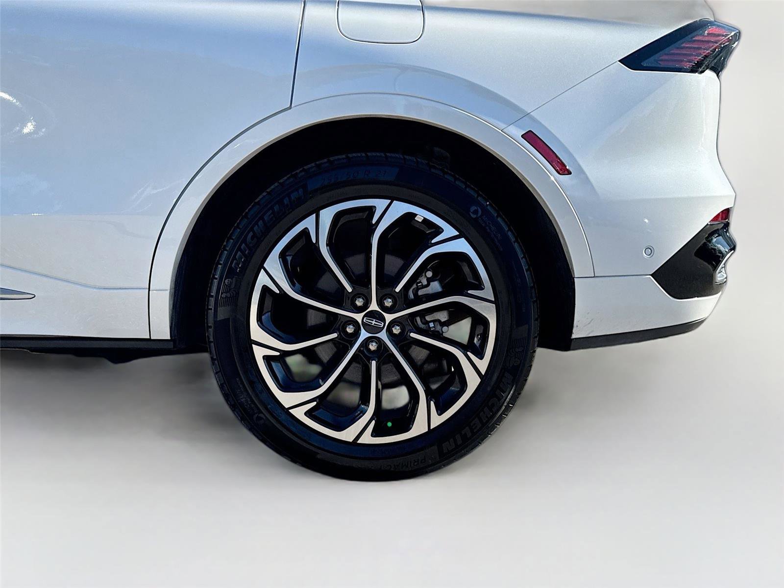 Used 2024 Lincoln Nautilus Reserve image 31