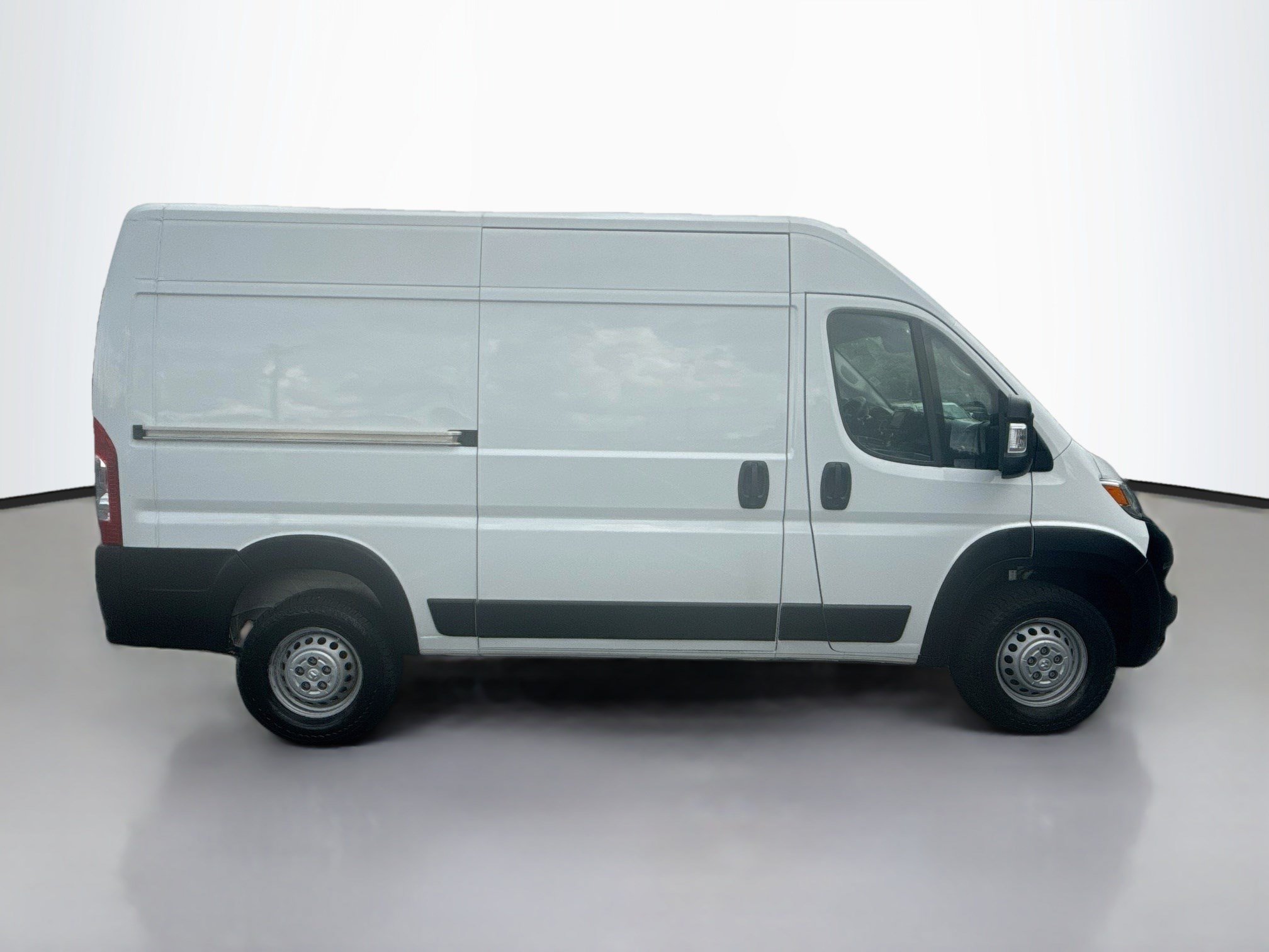 Used 2025 RAM ProMaster 2500 w/ Convenience Group FWD image 11