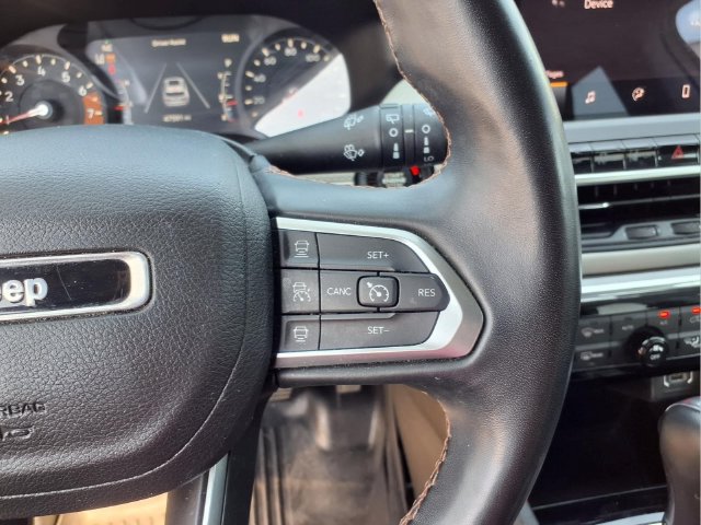 Used 2022 Jeep Compass Limited AWD/4WD image 11