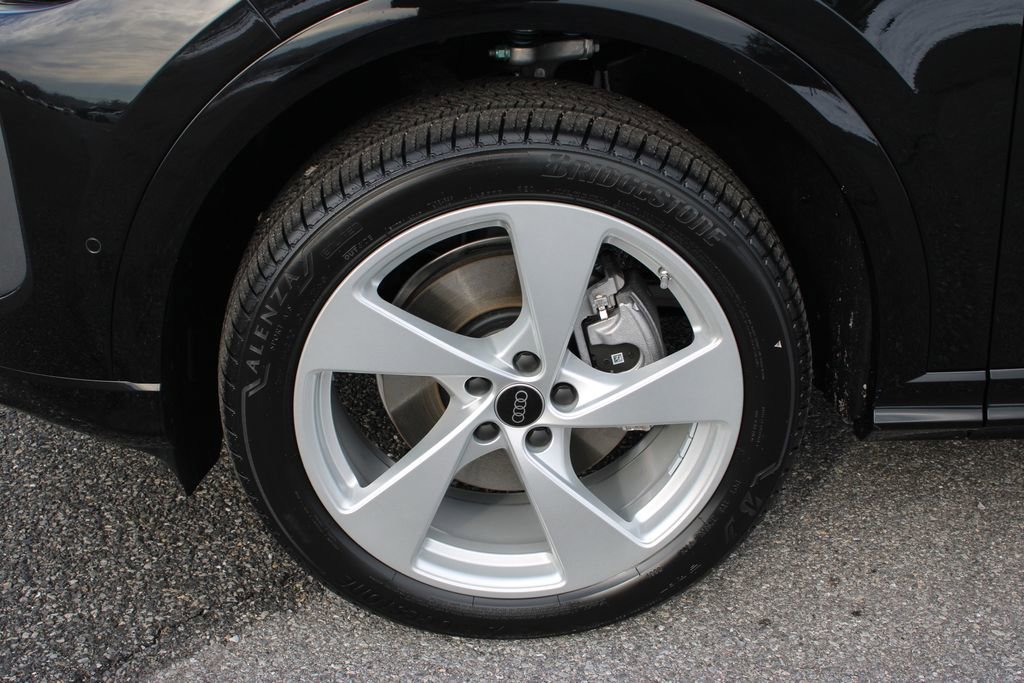 New 2025 Audi Q5 Premium Plus image 32