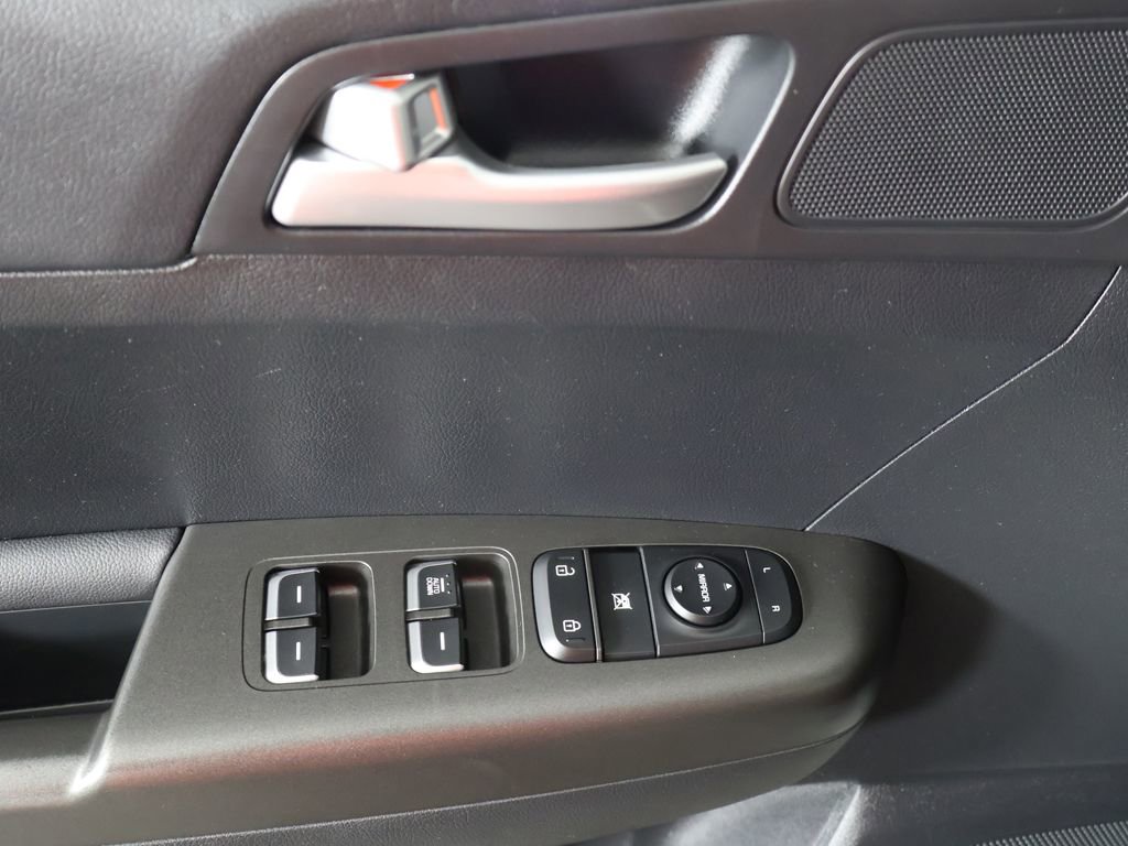 Used 2022 Kia Sportage LX image 29