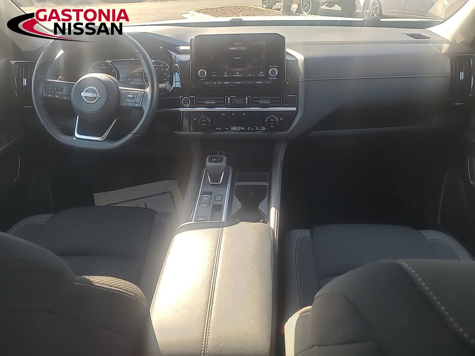 Used 2024 Nissan Pathfinder SV image 29