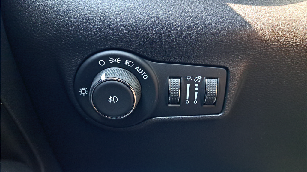 Used 2022 Jeep Compass High Altitude AWD/4WD image 23