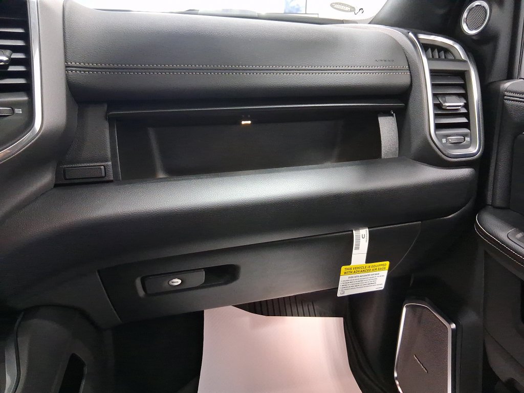 Used 2026 RAM 2500 Laramie AWD/4WD image 35