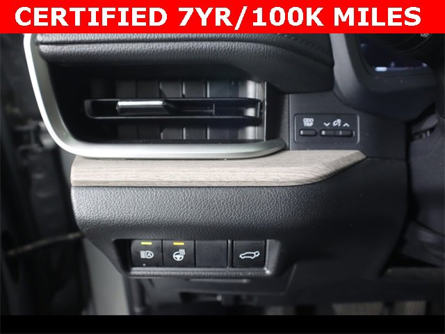Used 2024 Toyota Grand Highlander Limited image 17