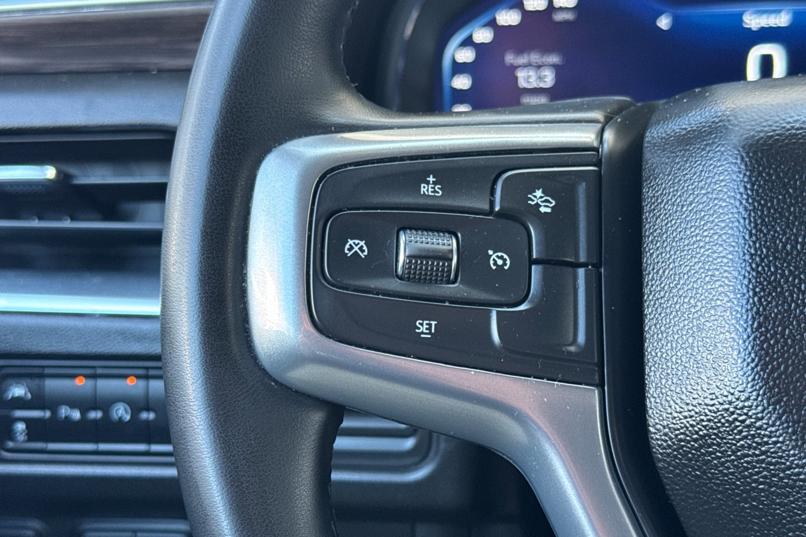 Used 2024 Chevrolet Tahoe LT image 32