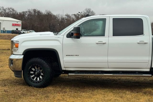 Used 2017 GMC Sierra 2500 SLE w/ SLE Preferred Package image 3